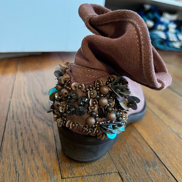 Pink leather booties with gems on heel. Size 6. - Picture 5 of 7